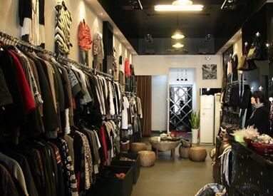 90后美女创业，开独立服装品牌店，月入2万元