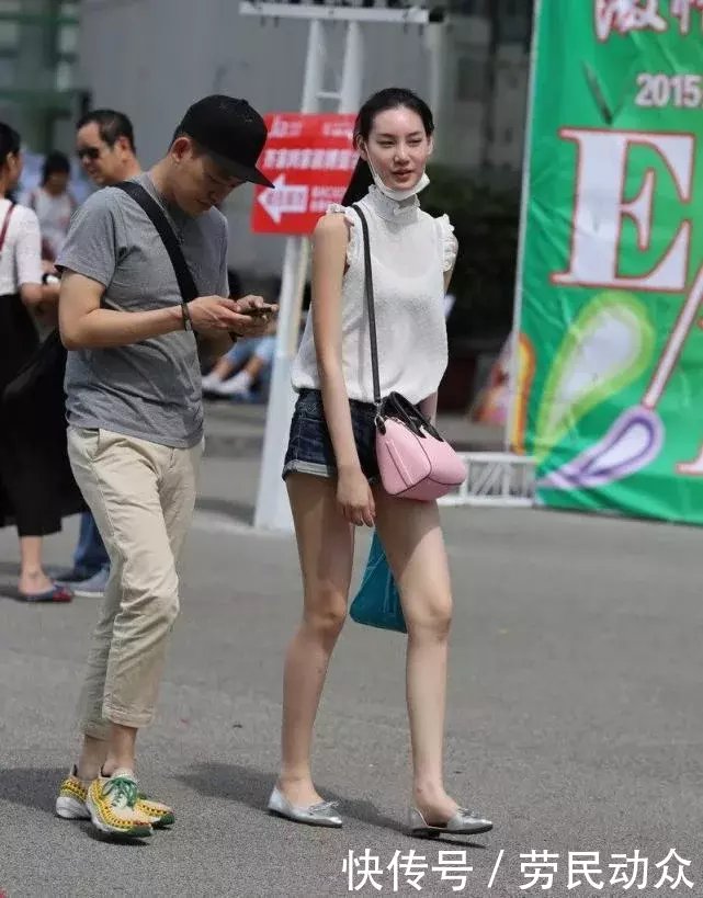 街拍：图2紧身裙小姐姐，图3露脐装小LOLI，图6超大号热裤女神！