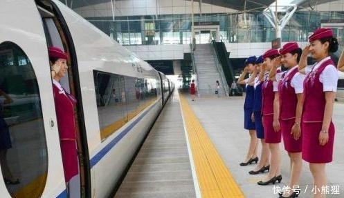 高铁动车乘务员一个月工资大概为多少?