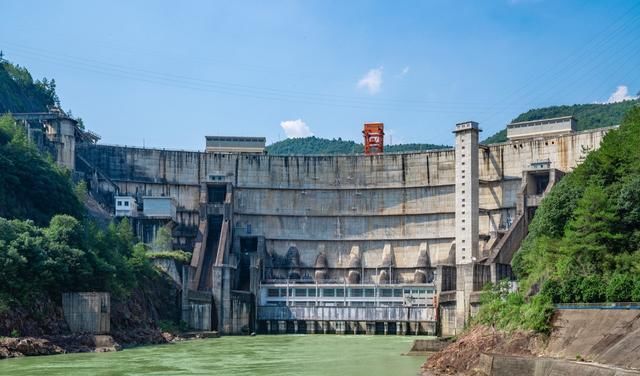浙江省第三大水电站，规模宏大景色壮观，地位不小堪比超级工程