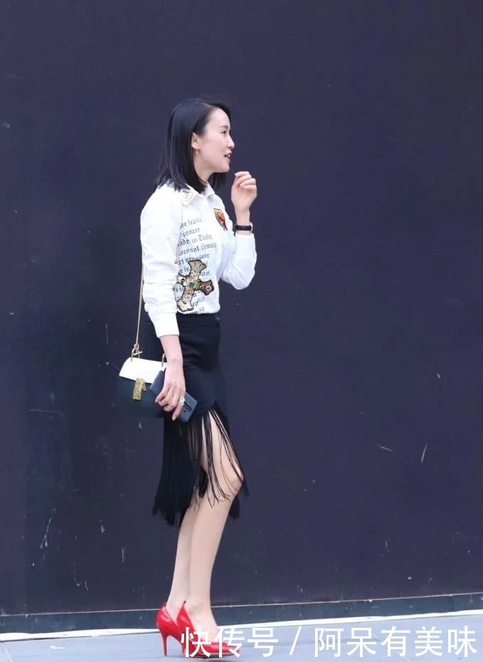 「 丽人」眼花缭乱啊！，路人街拍：各种风格的街头丽人