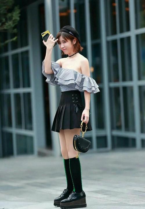 街拍:好个青春靓丽的美女！