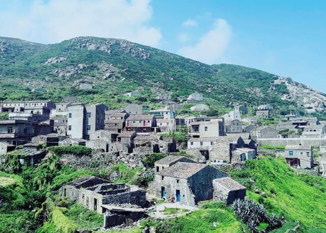 福建第一大岛，景色优美古迹众多，被称为“千礁岛县”
