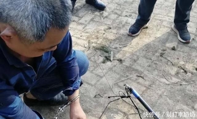 『违法』钓鱼遇到这种事,是谁也会盘他俩!不只丢钓鱼人的脸,他还违法