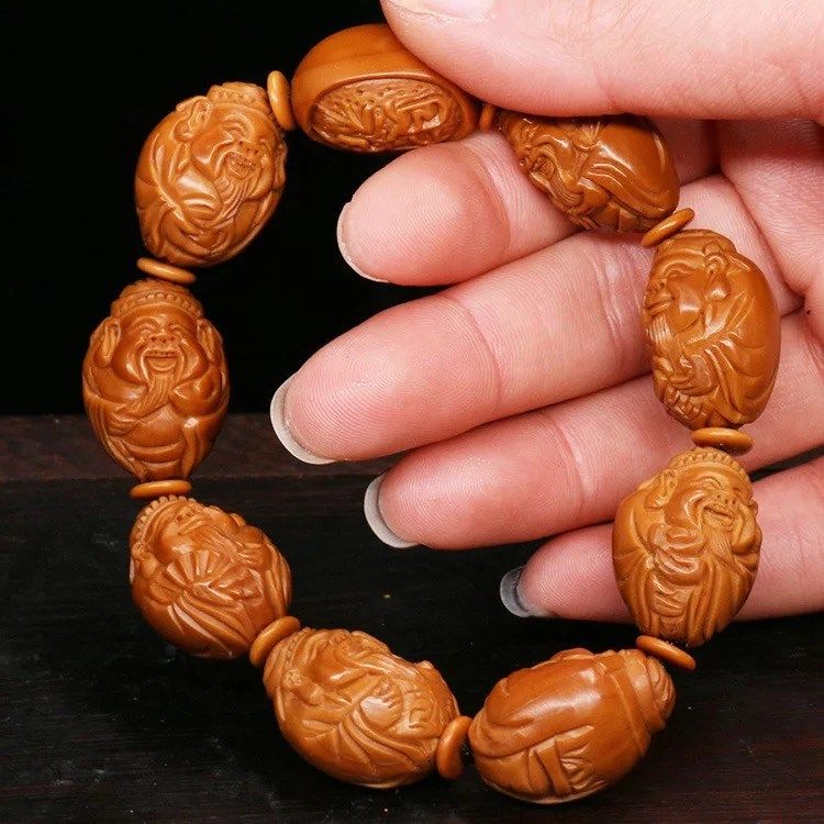 看看下面的手串,件件都是时尚款,一串能盘出好价钱