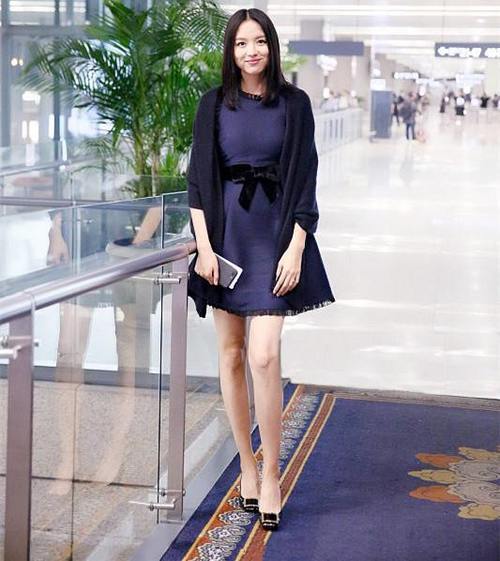 182cm张梓琳厉害呀！硬是把连衣裙穿成上衣，全身都是腿！