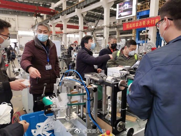  [医用防护服]中国船舶首批N95口罩机交付