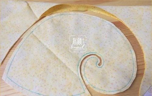 「布艺」一小块花布就能做玩偶,布艺蜗牛玩偶,做抱枕好舒服,附教程