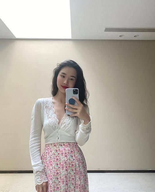  「气质」天猫总裁太有福了！老婆穿张大奕同款衣服超时髦，一双儿女太可爱