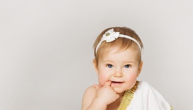 喂水:宝宝有这4个表现时,可能是因为身体缺水,宝妈该喂水了