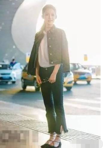 李沁张俪相差六岁，就因为搭配不同，在时装周上却变成了少女与大