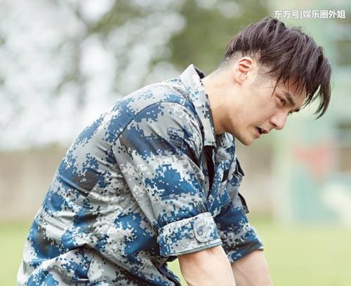 蒋劲夫公布恋情，在日本挤电车喝清汤，还曾说希望女友有公主病