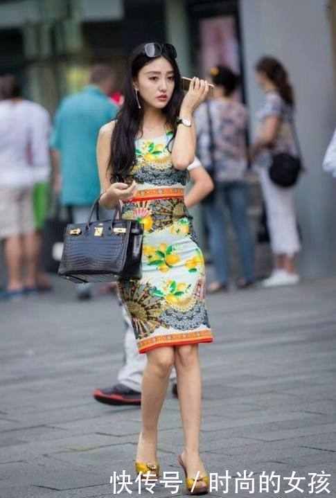 街拍：修长的身段，时尚前卫的打扮，还是小姐姐有魅力！