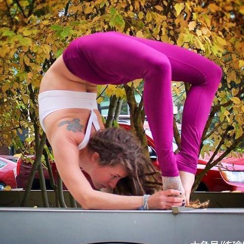 为什么说穿红色衣服练习瑜伽, 效果比黑色好3倍?