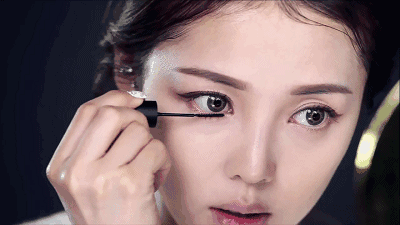 惊!戚薇开眼角了?还是无痛的