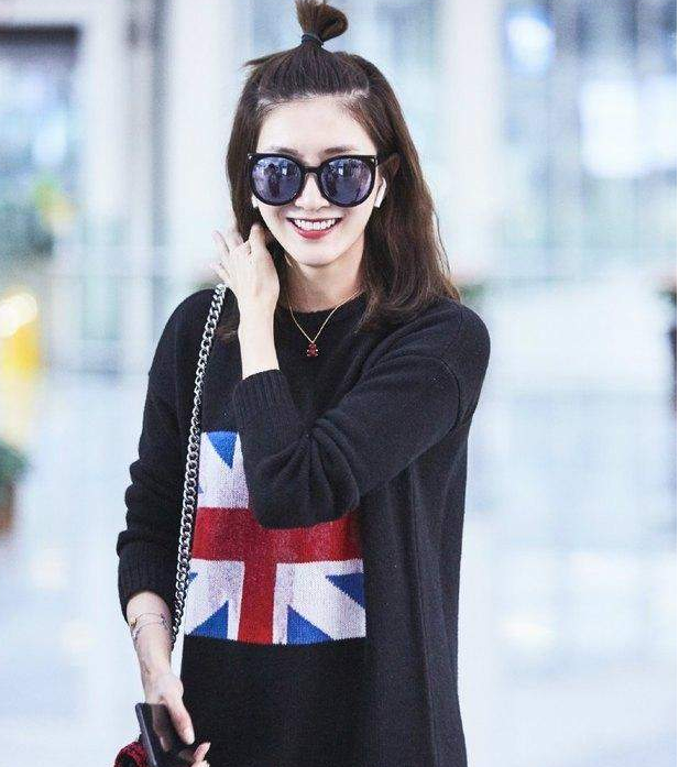 江疏影玩下衣失踪, 网友却不买账: 什么时候能穿上裤子