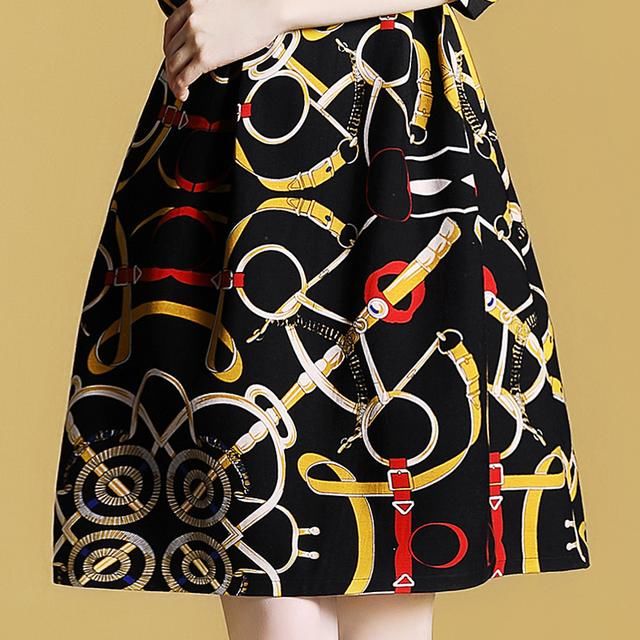 马上中秋了，回娘家别穿得像个土包子，瞧这款秋裙，洋气遮肉美爆