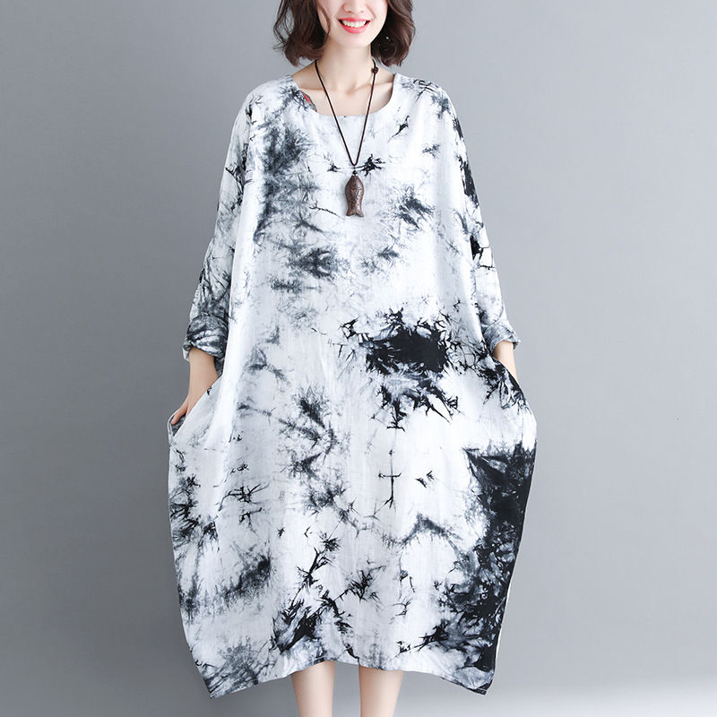 55岁的妈妈同学聚会，多年未见的老同学夸她还如此年轻，会打扮