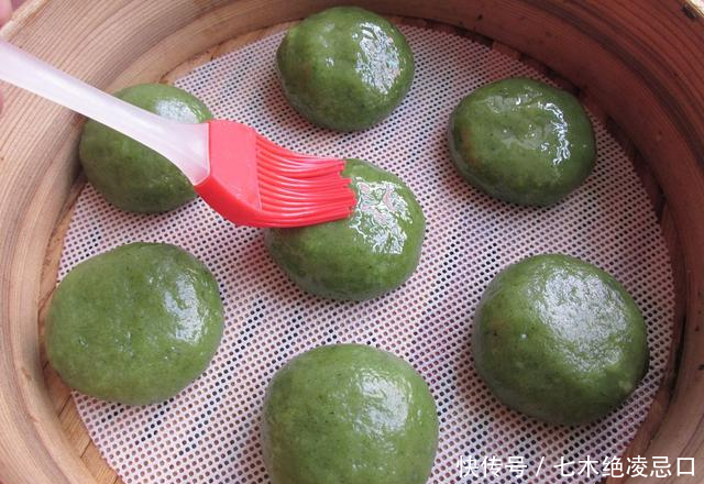 「糯弹」清明马上就要到了,手把手教会您青团做法,软糯弹牙超好吃,清香
