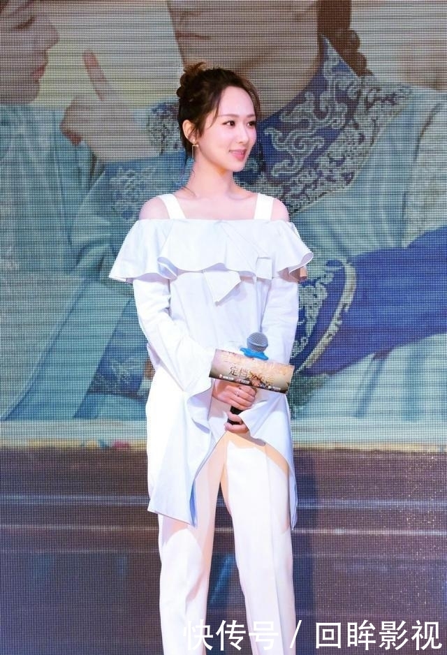 女人:有气质的女人都不穿阔腿裤了,今年流行钟摆裤,时髦有气质
