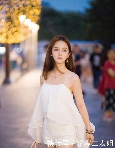  「吊带」重庆街拍: 清凉的小吊带, 美美的一个夏天!