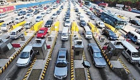 专家：节假日高速免费对车主最不利，涨价才好！理由还挺有说服力