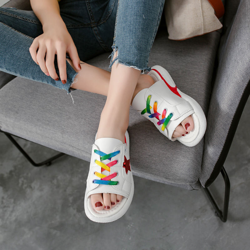 今年最流行的凉鞋，比高跟鞋更迷人，比丝袜更夺眼