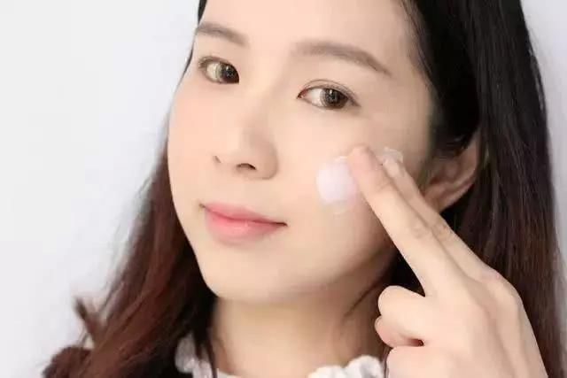 这4个坏习惯,会让皮肤越来越差,尤其第1个中招人最多,也很难改掉