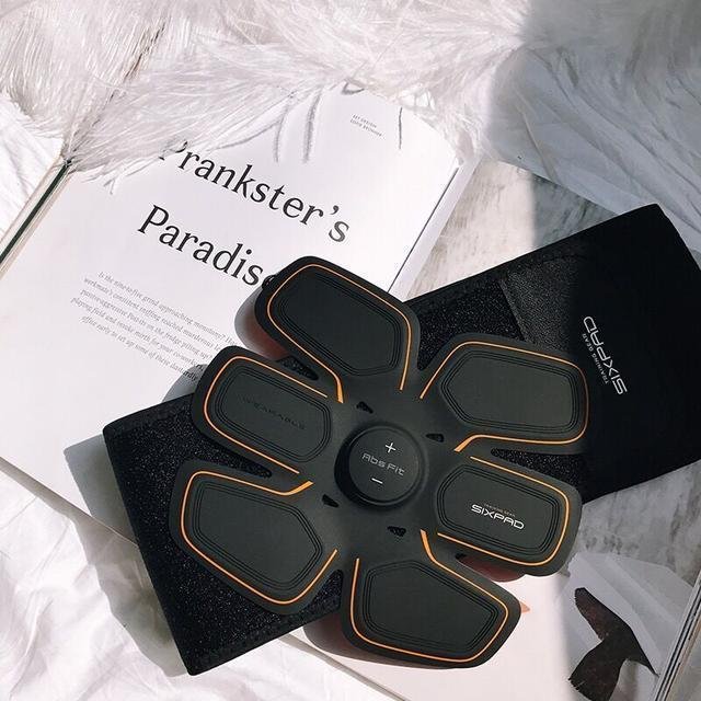 男人过50,别傻傻戴金链子了!这十款随身潮物更能提升男人气场