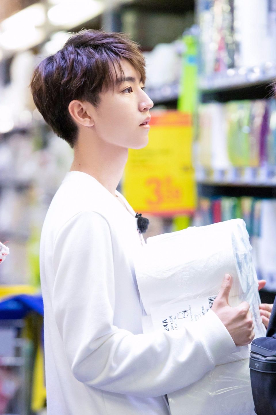 有人造谣王俊凯不去学校被取消考试资格，被知情者怒怼