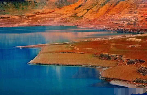 重庆这个县城厉害了，高铁为它而“折腰”，原来它并不普通