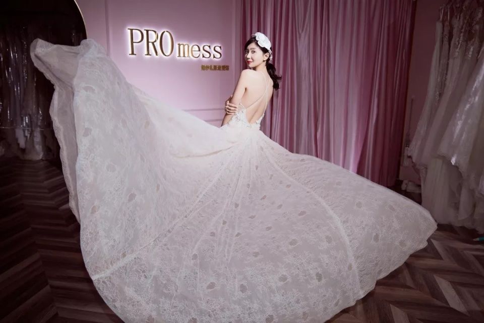 打卡全北京最粉红的婚纱店，我站在店里拍了5000多张照片