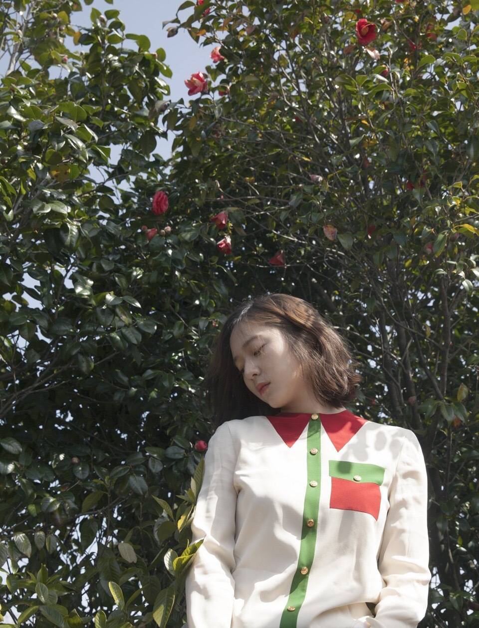 当88年的倪妮撞衫94年的郑秀晶，你更爱哪一款？