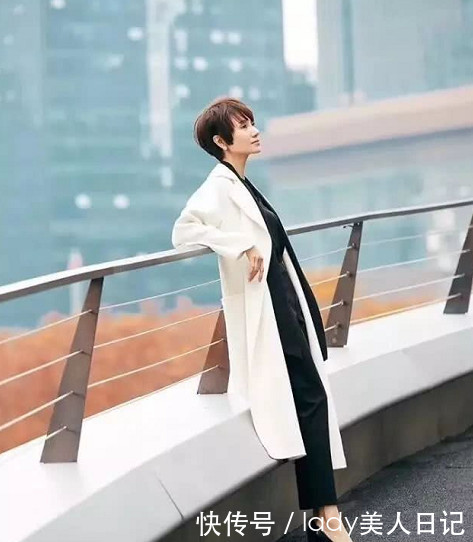 袁泉老到眼窝凹陷，曾被吐槽丑。网友：22岁的她甩高圆圆几条街