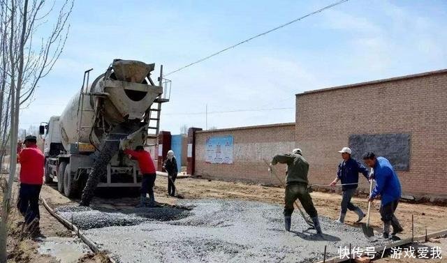  [受益]农村怪象土地流转老年人最受益，有些人却不愿意，为什么