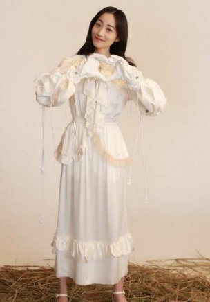 韩雪脚上穿着一双“海草鞋”,却出乎意外的美 网友:我也想买