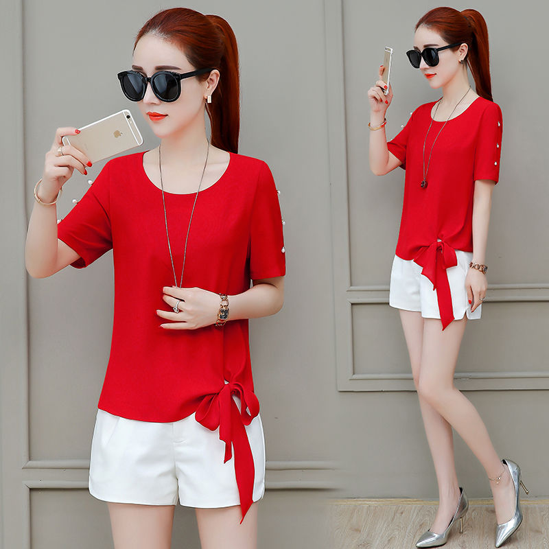 女人再漂亮，也别穿紧身裙!学下图女人这么穿，瞬间美出新高度