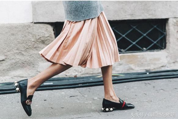 告别高跟,挑对乐福鞋照样时髦