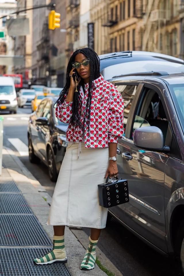 时髦博主INS刷火了波点，但亚洲人怎么穿才不土?