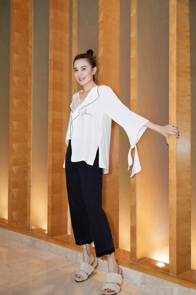 宋佳平时漂亮没有用，一上台闪的我直晕！