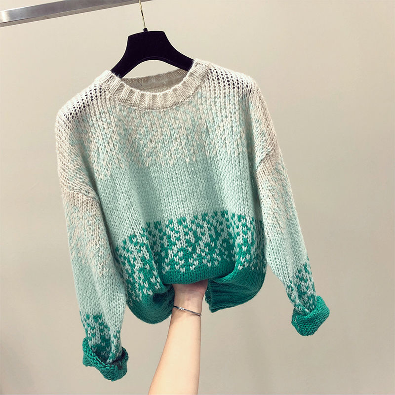 闺蜜身上的小衫换了一件又一件，简直美嫩的太迷人