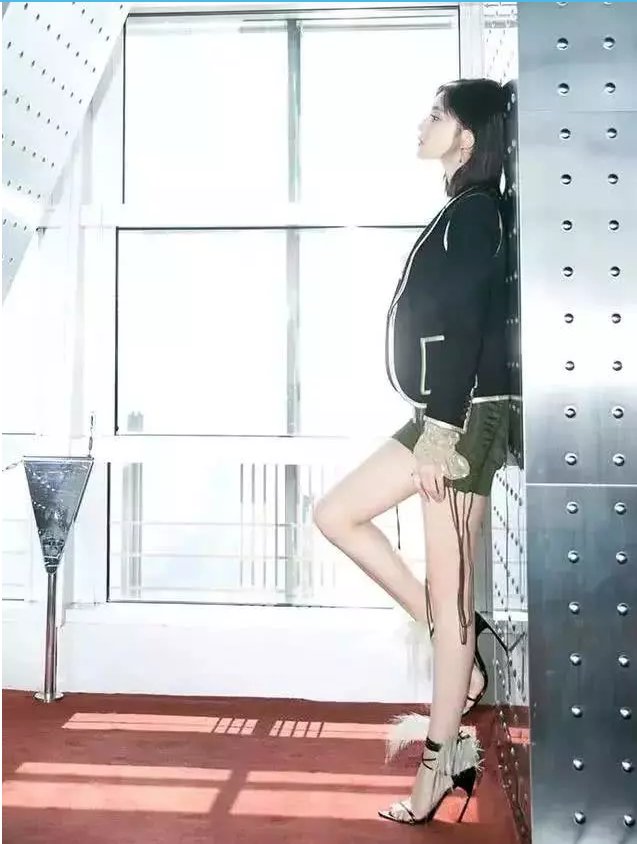 当娜扎撞衫到刘嘉玲，梁朝伟:果然我挑女人的眼光都那么独到