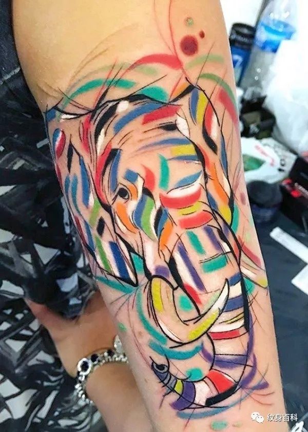 这些水彩纹身,容易把眼睛看花,你敢不敢看?