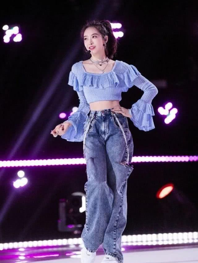  『Top』穿好一件Crop Top，其实可以很藏肉？