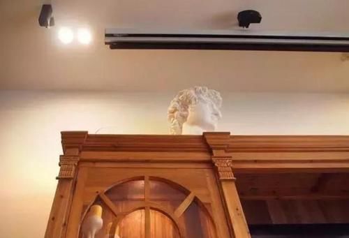 #小别墅#48㎡奇葩小户型,男主不仅整了小院,还设计出2室小别墅的既视感