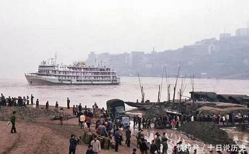 1983年的重庆，图3是山城，图7是重庆火车站