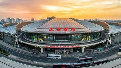 我国最“赚钱”的高铁，高峰时像公交车一样，5分钟就发一趟！