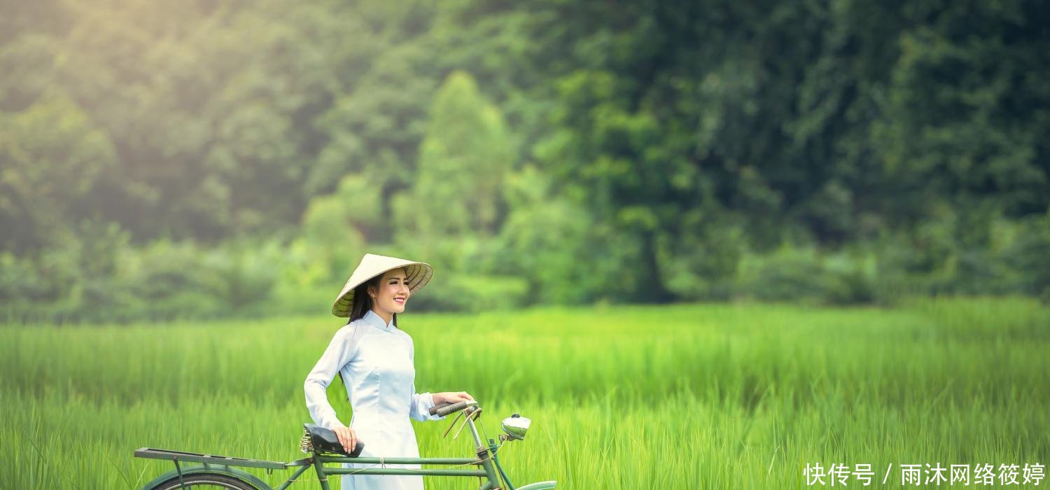 中国游客去越南旅游, 晚上总有越南美女来敲门, 开门会让你脸红