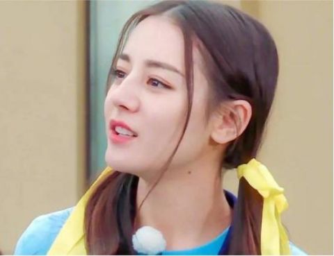  #简直#没想到奶萌造型这么减龄！学她们这三款造型设计，简直不要太可爱