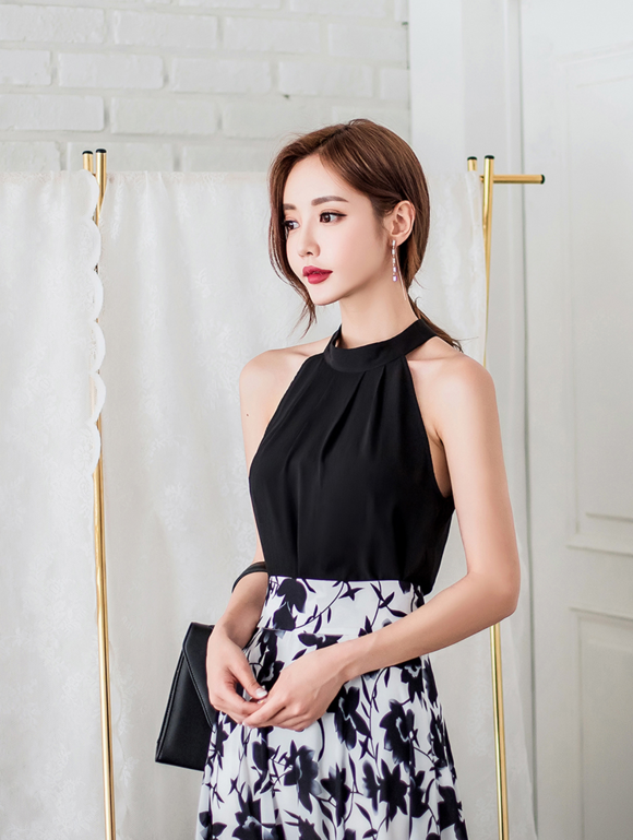 女神孙允珠，星辰魔幻深黑高冷时尚挂领衫